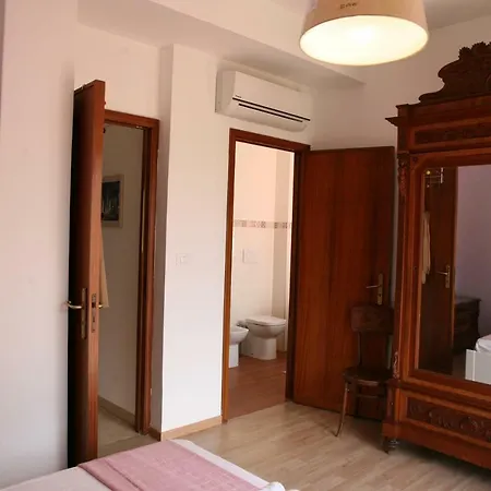Route 114 Homestay Acireale