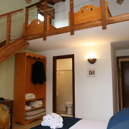 Homestay Route 114 Acireale