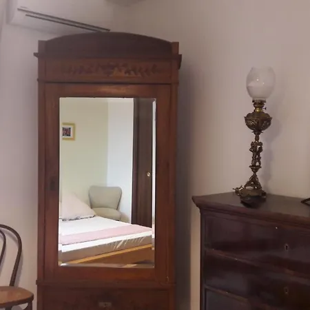 Homestay Route 114 Acireale